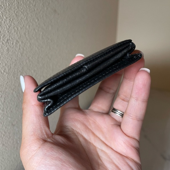 LOUIS VUITTON BLACK EPI PORTE-MONNAIE BOITE COIN BOX - Picture 6 of 13